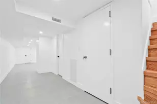 1050 E 31st St, Brooklyn, NY 11210 - Photo 26