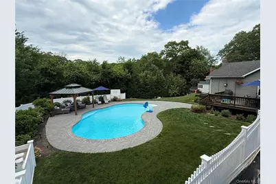 15 Crane Neck Drive, Sound Beach, NY 11789 - Photo 2