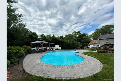 15 Crane Neck Drive, Sound Beach, NY 11789 - Photo 4