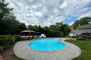 15 Crane Neck Dr, Sound Beach, NY 11789 - Photo 4