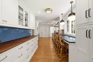 2 St Marks Pl, Cold Spring Harbor, NY 11724 - Photo 10