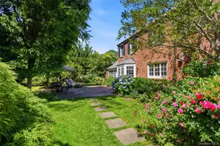 2 St Marks Pl, Cold Spring Harbor, NY 11724 - Photo 24