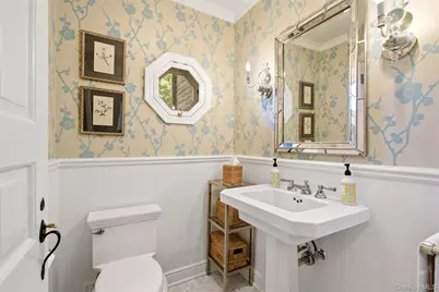 2 Saint Marks Place, Cold Spring Harbor, NY 11724 - Photo 12
