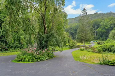 934 Peekskill Hollow Road, Carmel, NY 10579 - Photo 2