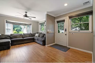 16 Brook Lane, Smithtown, NY 11787 - Photo 20