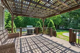 16 Brook Ln, Smithtown, NY 11787 - Photo 32