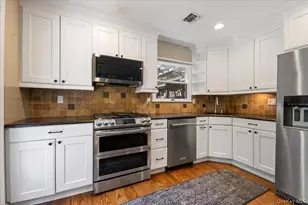 16 Brook Ln, Smithtown, NY 11787 - Photo 16