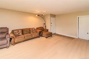 34 Scarborough Ln, Wappingers Falls, NY 12590 - Photo 10