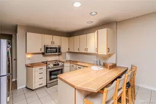 34 Scarborough Ln, Wappingers Falls, NY 12590 - Photo 2