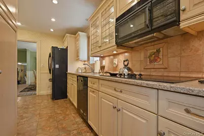 40 Bayview Avenue, Amityville, NY 11701 - Photo 12