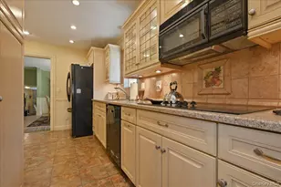 40 Bayview Ave, Amityville, NY 11701 - Photo 12