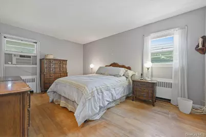 40 Bayview Avenue, Amityville, NY 11701 - Photo 22