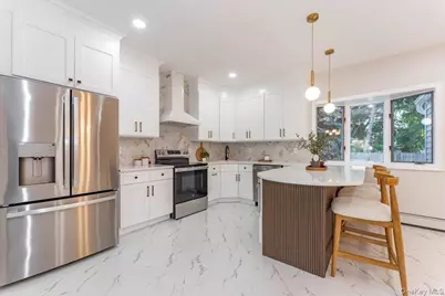41 S Oregon Road, West Babylon, NY 11704 - Photo 6