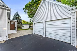41 S Oregon Rd, West Babylon, NY 11704 - Photo 28