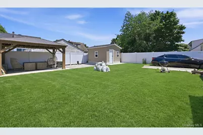 105 N Montague Street, Valley Stream, NY 11580 - Photo 18