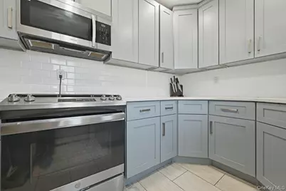 105 N Montague Street, Valley Stream, NY 11580 - Photo 6