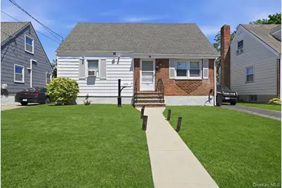 105 N Montague Street, Valley Stream, NY 11580 - Photo 2