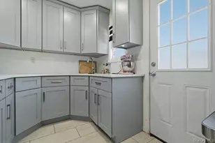 105 N Montague St, Valley Stream, NY 11580 - Photo 8