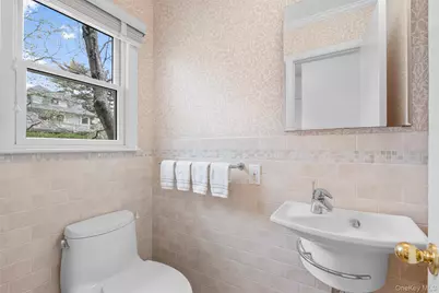 52 Wendt Avenue, Larchmont, NY 10538 - Photo 12