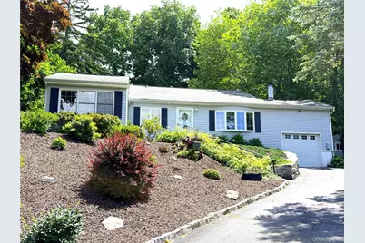 2898 Springhurst Street, Yorktown Heights, NY 10598 - Photo 2
