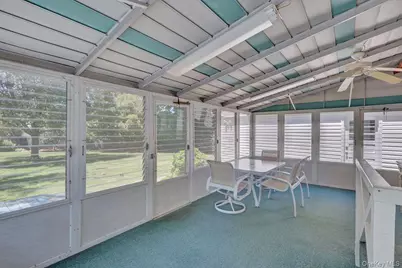 955 Cedar Court, Franklin Square, NY 11010 - Photo 20
