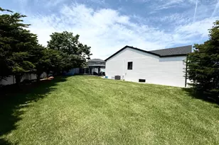 28 Northern Pkwy E, Plainview, NY 11803 - Photo 16