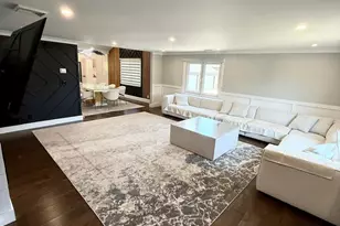 28 Northern Pkwy E, Plainview, NY 11803 - Photo 6