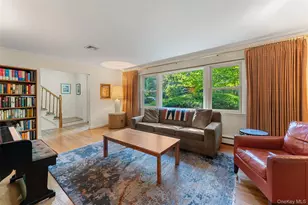 4 Pin Oak Ln, White Plains, NY 10606 - Photo 4