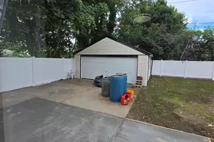 23 Harriman Ave, Hempstead, NY 11550 - Photo 6
