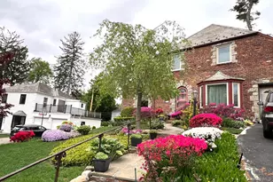 36 Strathmore Rd, Great Neck, NY 11023 - Photo 36