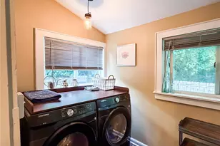 6 Henry St, Poughkeepsie, NY 12601 - Photo 6