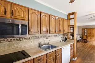 163 Islip Blvd, Islip Terrace, NY 11752 - Photo 8
