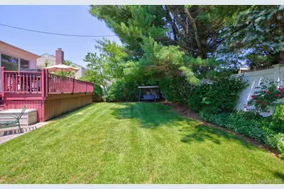 31 Irene Lane E, Plainview, NY 11803 - Photo 38