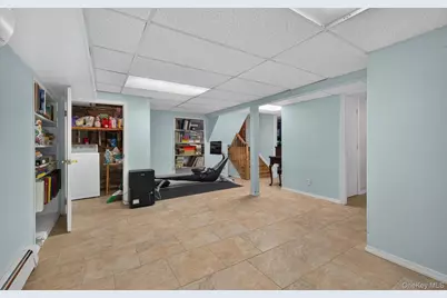 31 Irene Lane E, Plainview, NY 11803 - Photo 34