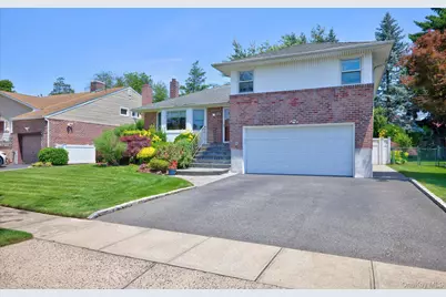 31 Irene Lane E, Plainview, NY 11803 - Photo 2