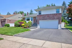 31 Irene Ln E, Plainview, NY 11803 - Photo 2