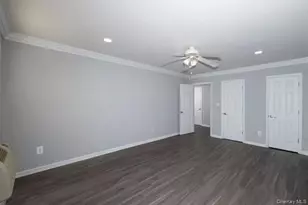 25 N Clinton Ave, Bay Shore, NY 11706 - Photo 6