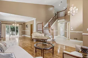 16 English Ivy Ln, Lake Grove, NY 11755 - Photo 8