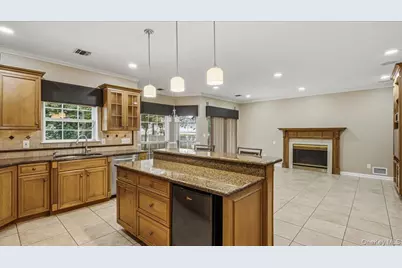 16 English Ivy Lane, Lake Grove, NY 11755 - Photo 10