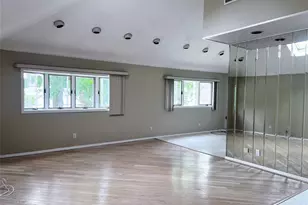 57-10 253rd St, Little Neck, NY 11362 - Photo 10