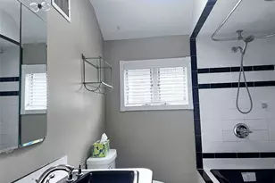 57-10 253rd St, Little Neck, NY 11362 - Photo 8