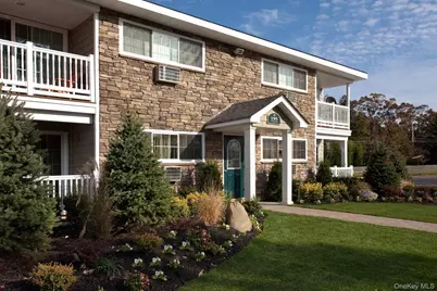 72 Johnson Avenue #4-1F, Sayville, NY 11782 - Photo 1