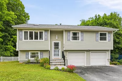 39 Raker Road, Poughkeepsie, NY 12603 - Photo 2