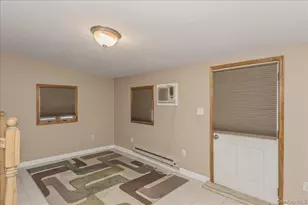 42 Larch St, Hicksville, NY 11801 - Photo 12