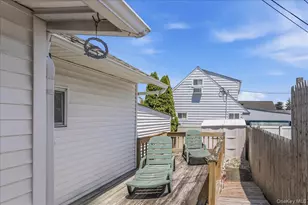 42 Larch St, Hicksville, NY 11801 - Photo 26