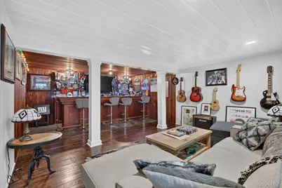 17 Hollywood Court, Rockville Centre, NY 11570 - Photo 38