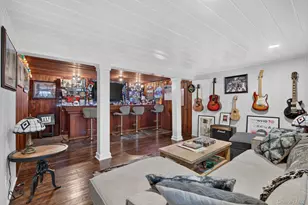 17 Hollywood Ct, Rockville Centre, NY 11570 - Photo 38