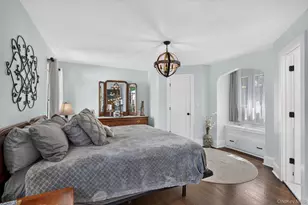 17 Hollywood Ct, Rockville Centre, NY 11570 - Photo 32
