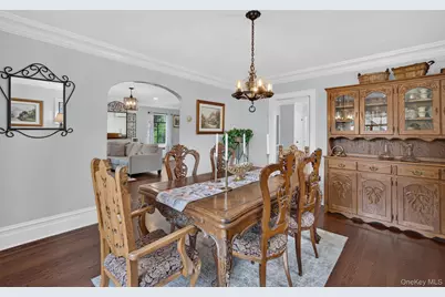 17 Hollywood Court, Rockville Centre, NY 11570 - Photo 12