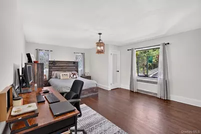 17 Hollywood Court, Rockville Centre, NY 11570 - Photo 28